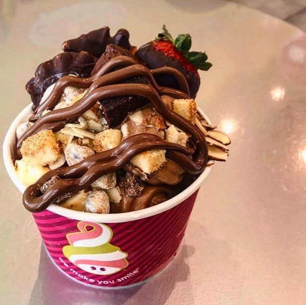 Menchies Frozen Yogurt | 12719 Main St Ste 410, Hesperia, CA 92345 | Phone: (760) 662-5777