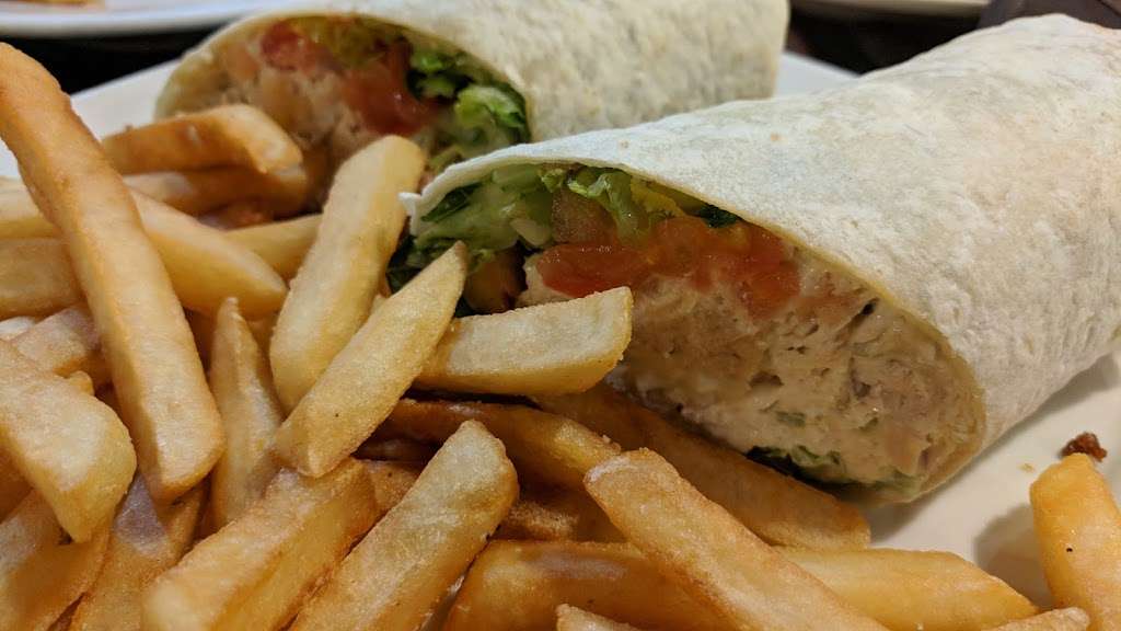 Tavern On The Lake | 101 N Main St, Hightstown, NJ 08520, USA | Phone: (609) 426-9345