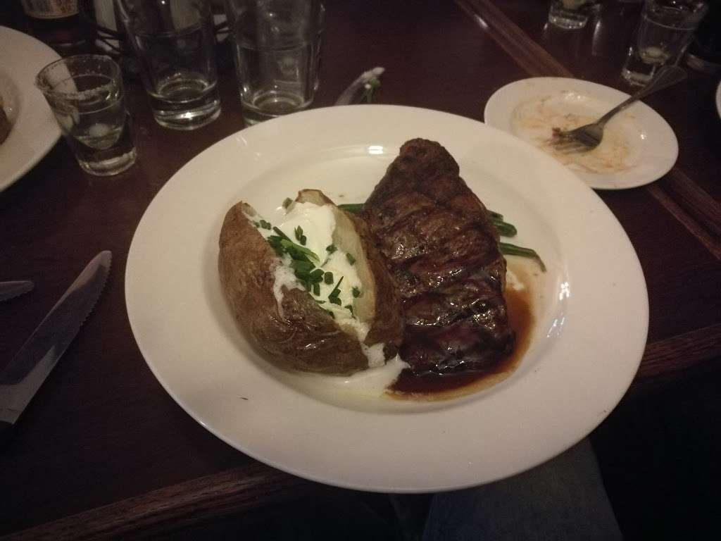 The Oaks Restaurant | 29500 N Lower Valley Rd, Tehachapi, CA 93561, USA | Phone: (661) 821-5521