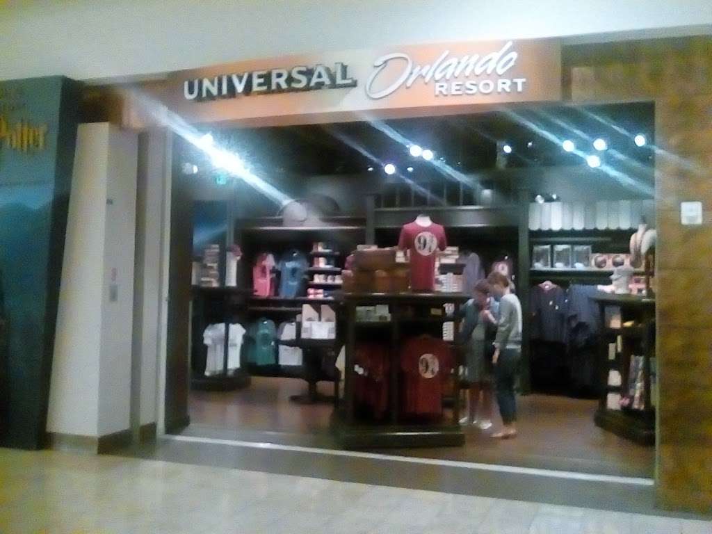 Universal Orlando Store | 9035 B Airport Blvd, Orlando, FL 32827, USA | Phone: (407) 825-2475