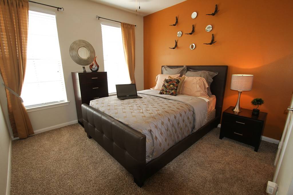 The Quarry Townhomes | 250 Treeline Park, San Antonio, TX 78209, USA | Phone: (210) 802-2855