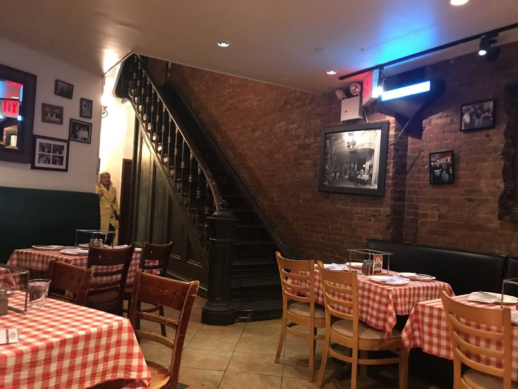Grimaldis Pizzeria | 1 Front St, Brooklyn, NY 11201, USA | Phone: (718) 858-4300