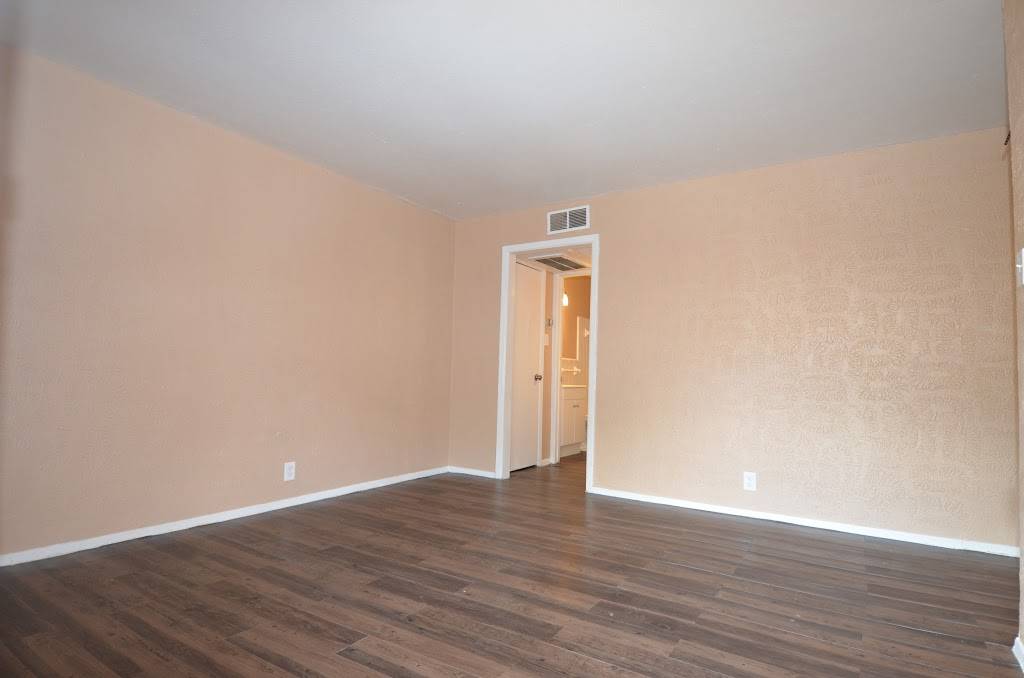 Cedar Square Apartments | 404 Andrews Ave #5c, Dallas, TX 75211, USA | Phone: (214) 339-9600