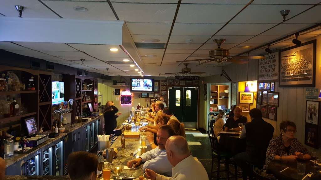 Reservoir Tavern | 92 Parsippany Blvd, Boonton, NJ 07005, USA | Phone: (973) 334-5708