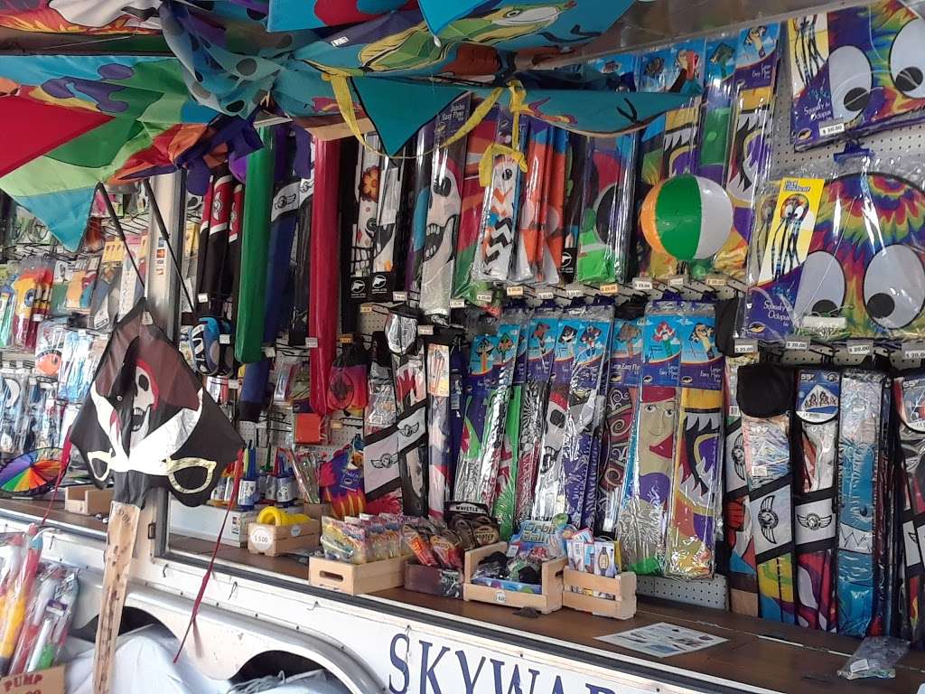 Skyward Kites | 10800 Collins Ave, Miami Beach, FL 33154, USA | Phone: (305) 893-0906