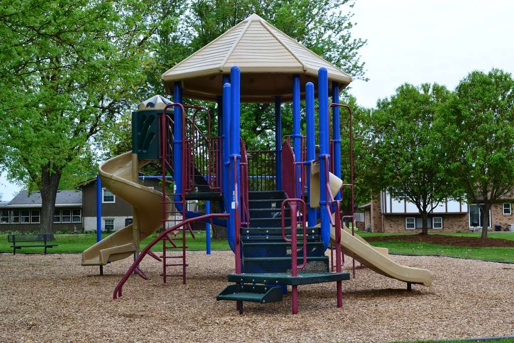 Cherry Hill Park | &, E Washington St, New Lenox, IL 60451 | Phone: (815) 485-3584