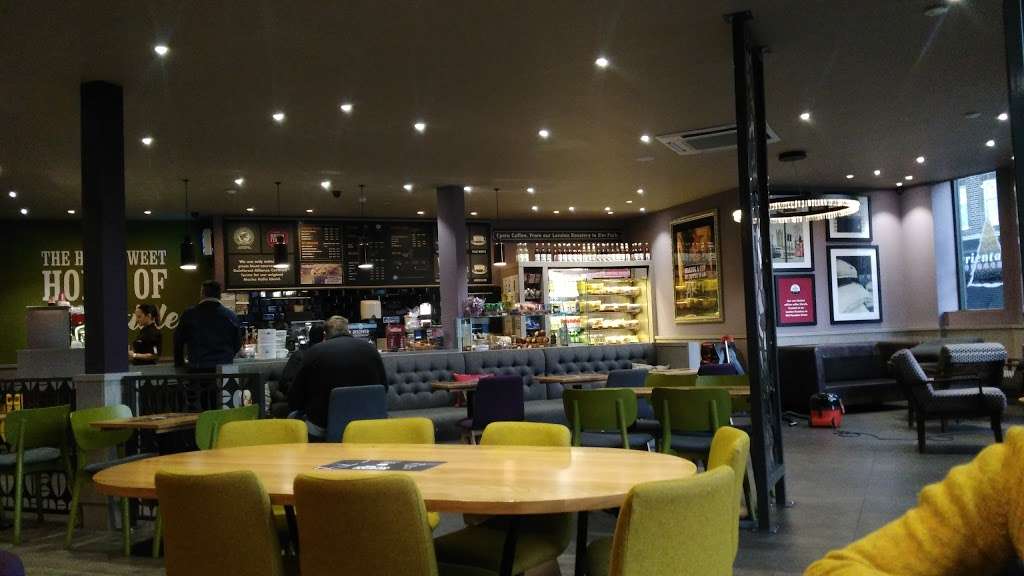 Costa Coffee | Unit B New, Elm Park Hotel, Elm Park Ave, Hornchruch, Hornchurch RM12 4RX, UK | Phone: 01708 478107