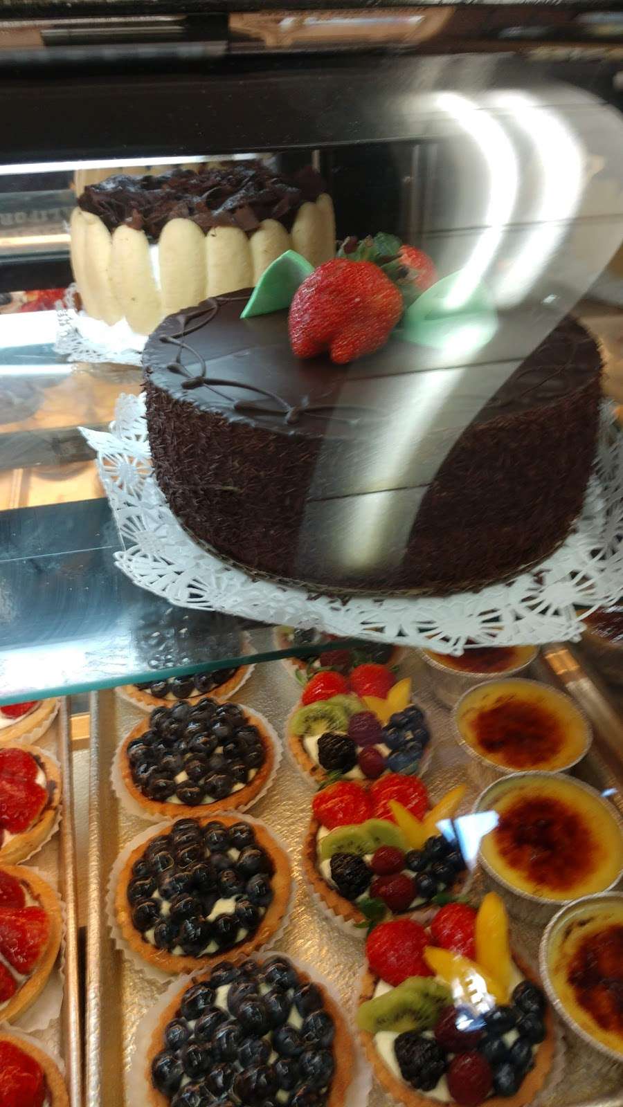 Village French Bakery | 1414 W Kenneth Rd, Glendale, CA 91201, USA | Phone: (818) 241-2521