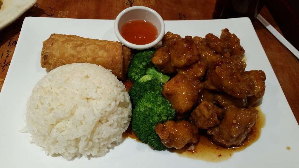 Asian House | 1222 Beaver Brook Plz, New Castle, DE 19720, USA | Phone: (302) 276-1897