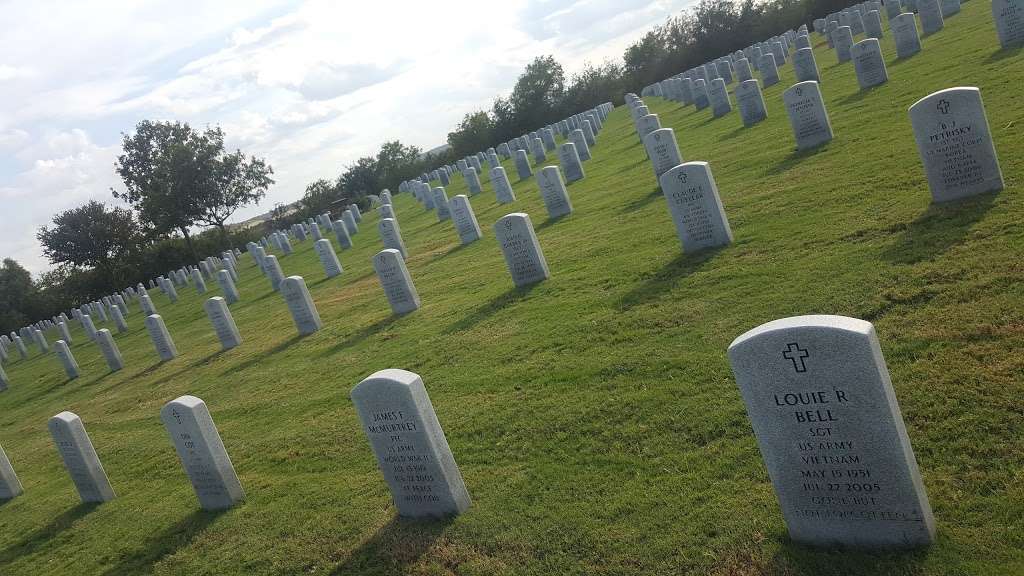 Dallas-Fort Worth National Cemetery | 2000 Mountain Creek Pkwy, Dallas, TX 75211, USA | Phone: (214) 467-3374