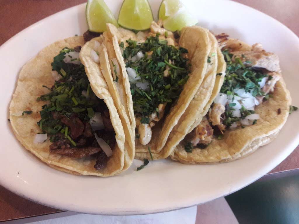 El Hidalguense Mexican Restaurant | 5035 W 71st St, Indianapolis, IN 46268 | Phone: (317) 328-0743