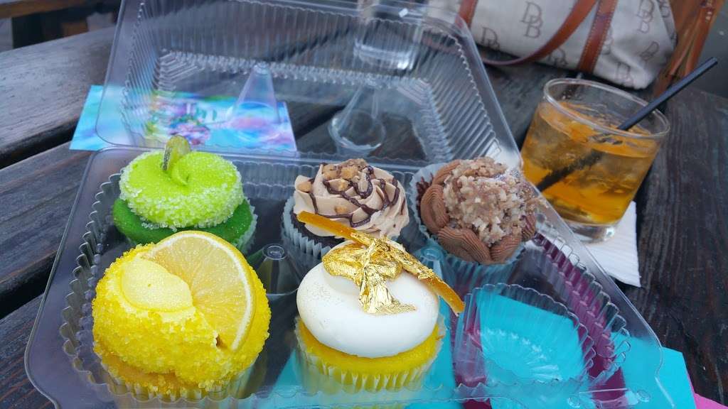 The Tipsy Cupcake | 2400 N Henderson Ave, Dallas, TX 75206 | Phone: (855) 908-4779