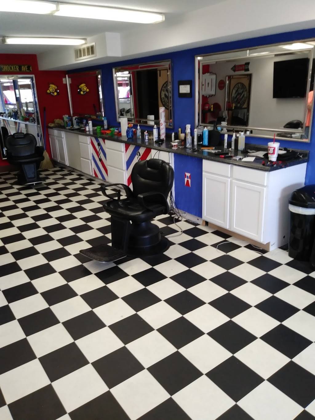 Razors Edge | 327 W Central Ave, Andover, KS 67002, USA | Phone: (316) 708-2897