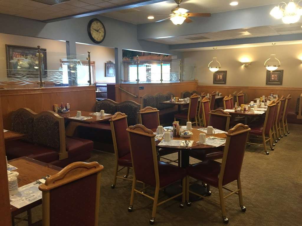 Lake Park Restaurant | 7 E Old Ridge Rd, Hobart, IN 46342 | Phone: (219) 942-6300