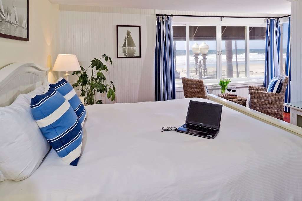 Newport Beach Hotel, A Four Sisters Inn | 2306 W Oceanfront, Newport Beach, CA 92663, USA | Phone: (949) 673-7030