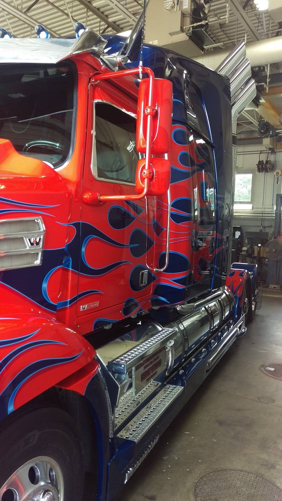 Boyer Trucks | 2500 Broadway St NE NE, Lauderdale, MN 55113, USA | Phone: (651) 638-5800