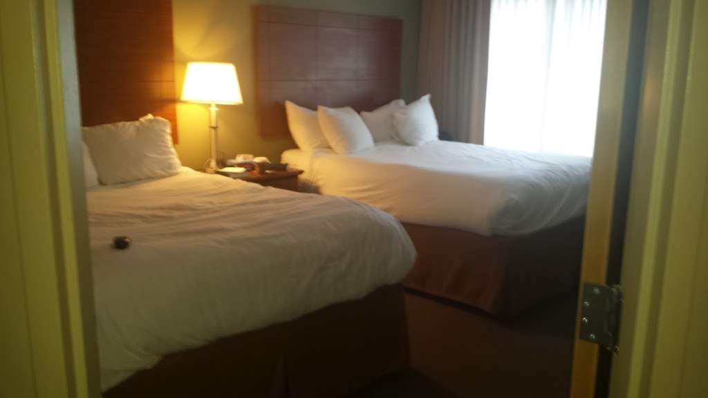 Ramada by Wyndham Toms River | 2373 U.S. 9, Toms River, NJ 08755 | Phone: (732) 905-2626