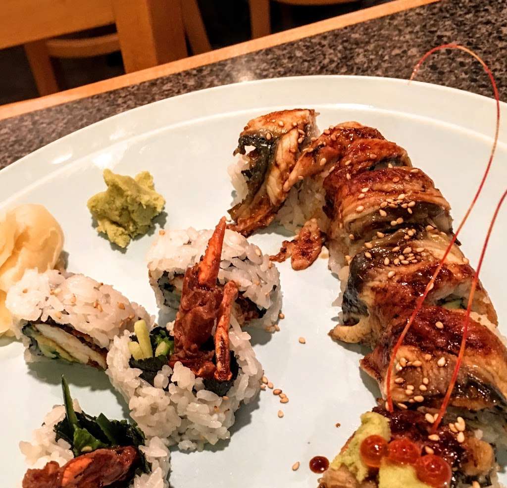 Koma Sushi Restaurant | 211 El Camino Real, Menlo Park, CA 94025 | Phone: (650) 321-5662