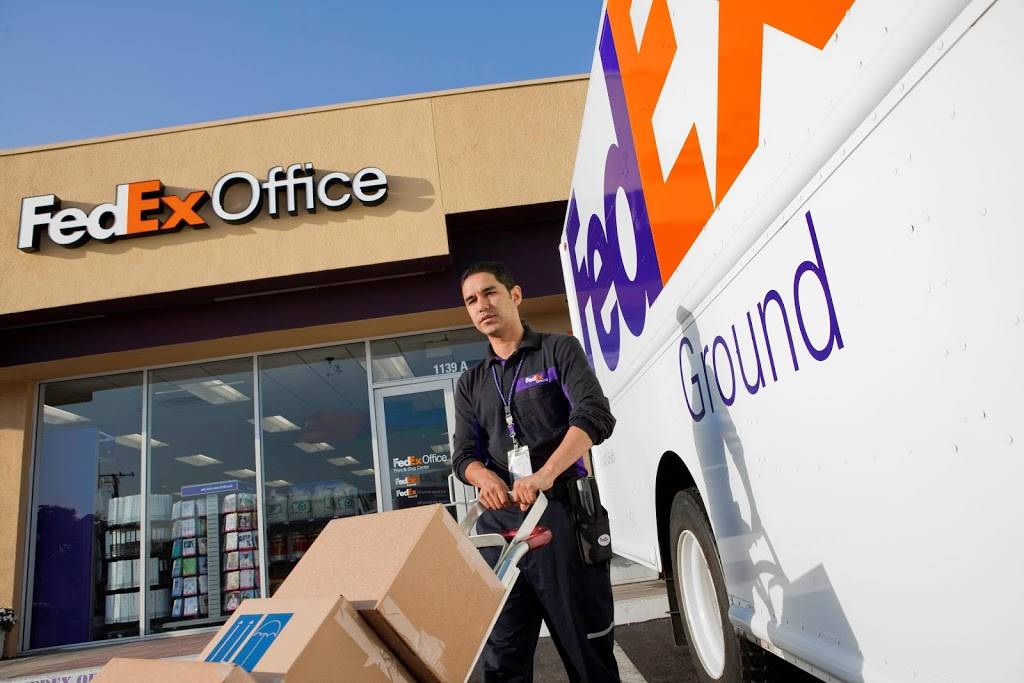 FedEx Office Print & Ship Center | 13585 Whittier Blvd Suite 4, Whittier, CA 90605, USA | Phone: (562) 945-0280