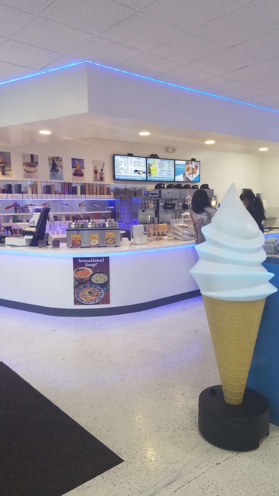 Zero Degrees Custard & Ice | 711 W Lancaster Blvd, Lancaster, CA 93534, USA | Phone: (661) 941-4193