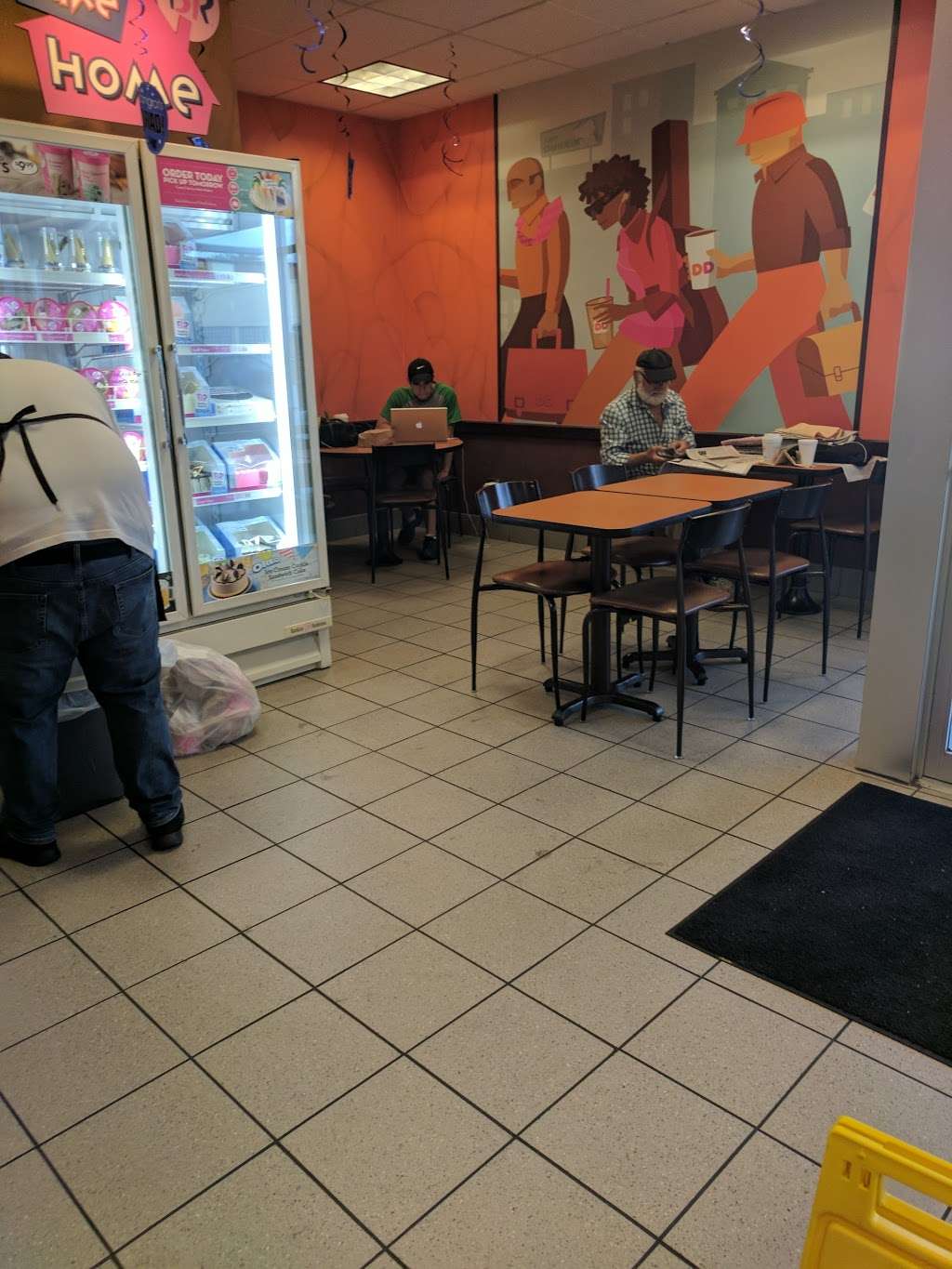 Baskin-Robbins | 3310 W Addison St, Chicago, IL 60618, USA | Phone: (773) 539-8114