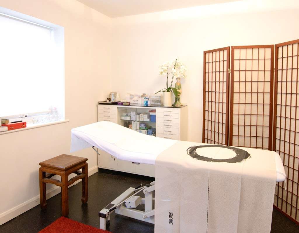 Sun and Moon Acupuncture Clinic | F2, 10 Kingsgate Pl, London NW6 4TA, UK | Phone: 07411 789333