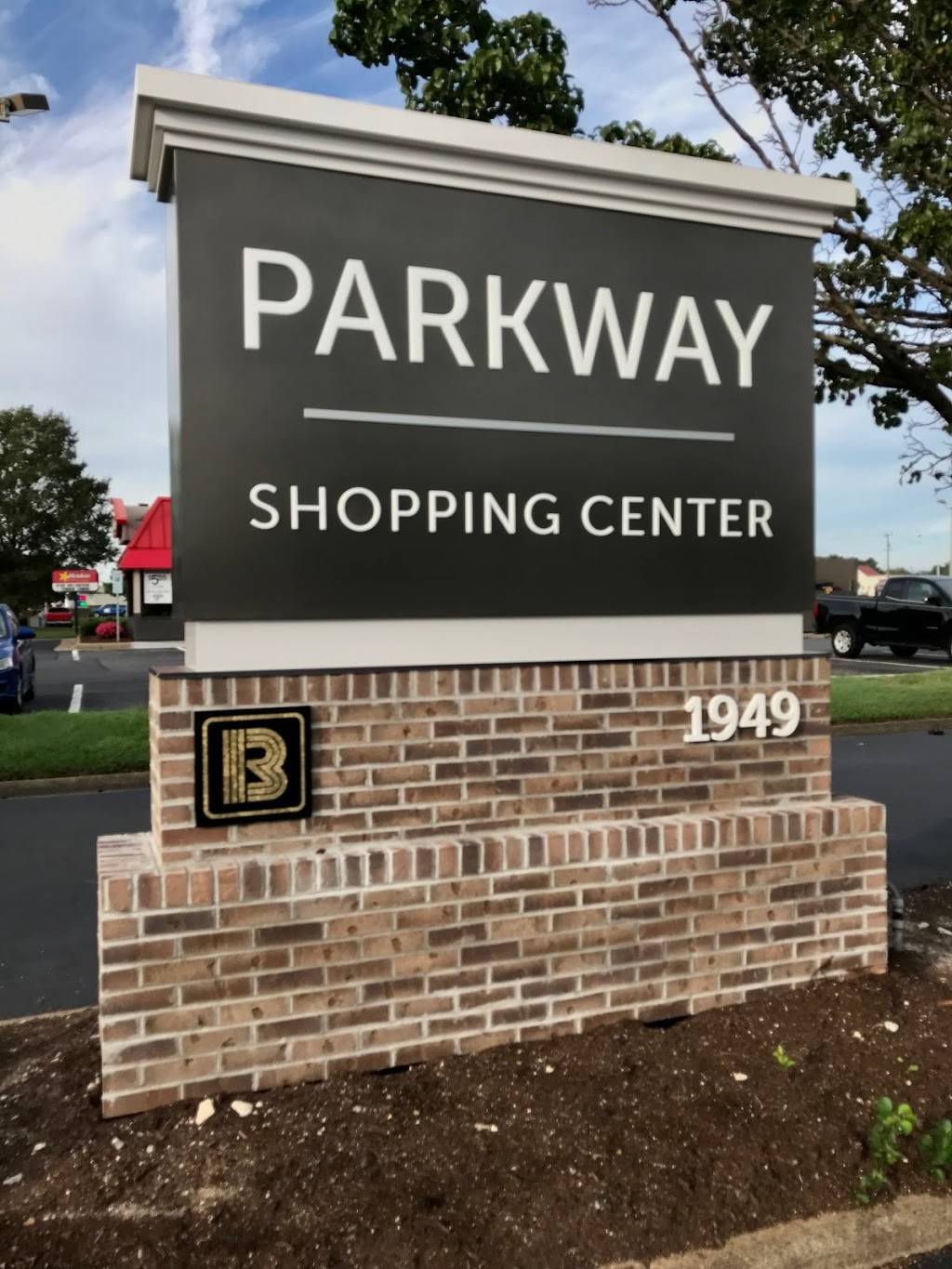 Parkway Shopping Center | Lynnhaven Pkwy, Virginia Beach, VA 23453, USA | Phone: (757) 486-1000