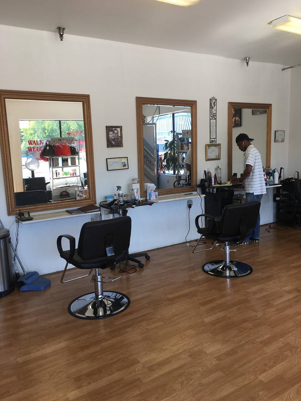 Tres Chic Salon | 6634 Lake Otis Pkwy # E, Anchorage, AK 99507, USA | Phone: (907) 522-2155