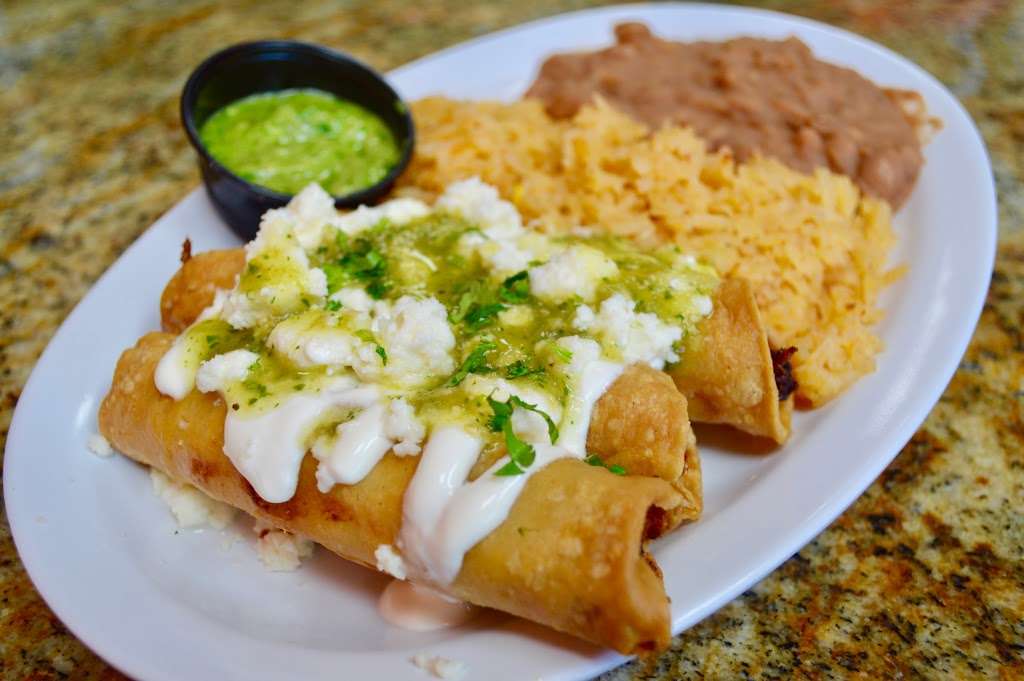 Las 3 Marias Tacos Y Huaraches | 26881 Sierra Hwy, Santa Clarita, CA 91321, USA | Phone: (661) 250-7891