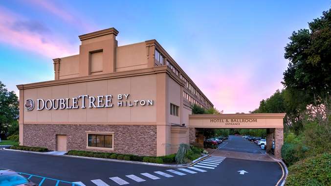 DoubleTree by Hilton Hotel Tinton Falls - Eatontown | 700 Hope Rd, Eatontown, NJ 07724, USA | Phone: (732) 544-9300