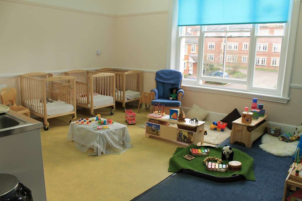Asquith Royal Earlswood Day Nursery & Pre-School | Asylum Arch Rd, Redhill RH1 6GB, UK | Phone: 0333 305 9227