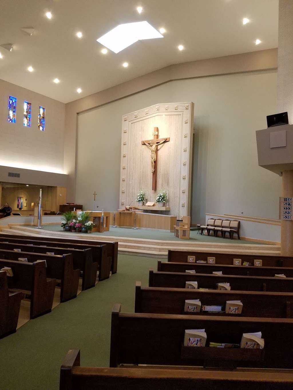 St Charles Catholic Church | 880 Tamarack Ave, San Carlos, CA 94070, USA | Phone: (650) 591-7349