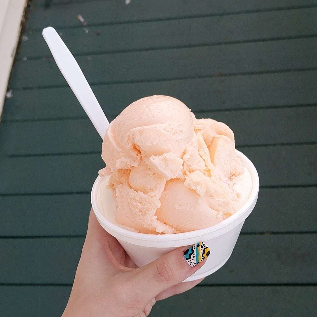 Leavitts Ice Cream | 3 Main St, Atkinson, NH 03811, USA | Phone: (603) 974-2491