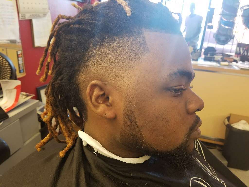 Extreme Designer Kuts and Styles | 15930 S Post Oak Rd # D, Houston, TX 77053, USA | Phone: (281) 438-2633