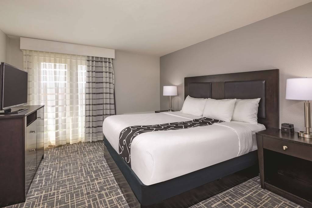 La Quinta Inn & Suites by Wyndham Atlanta Airport South | 4820 Massachusetts Blvd, Atlanta, GA 30337, USA | Phone: (770) 996-0000