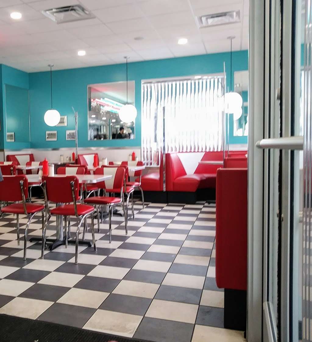 Pottsville Diner | 501 N Claude A Lord Blvd, Pottsville, PA 17901, USA | Phone: (570) 728-2621