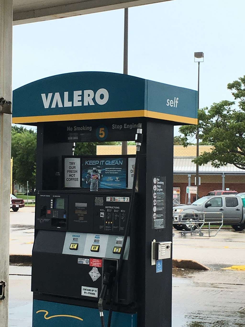 Valero | 1235 E Mulberry St, Angleton, TX 77515 | Phone: (979) 849-1401