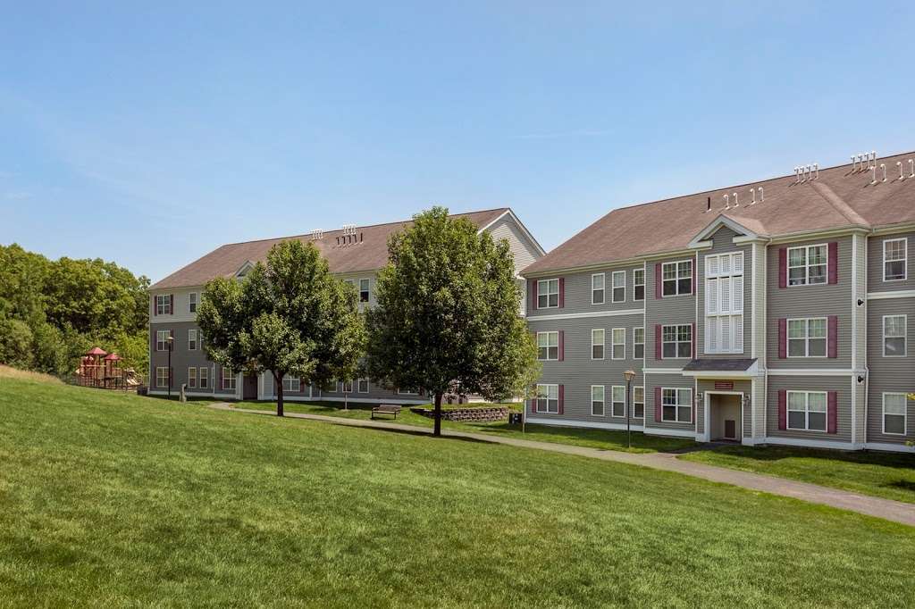 Franklin Commons Apartments | Eight Gatehouse Lane (Off Rt. 140, Franklin, MA 02038, USA | Phone: (508) 528-1888