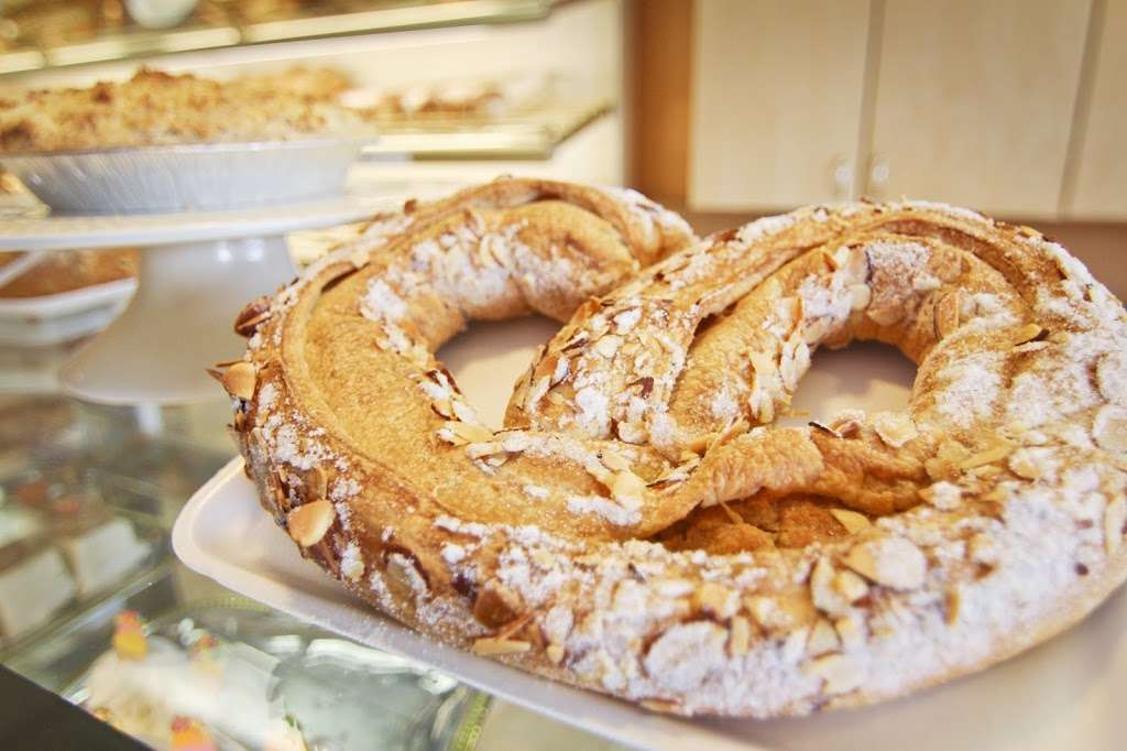 Kirstens Danish Bakery | 94 Burr Ridge Pkwy, Burr Ridge, IL 60527 | Phone: (630) 655-2066