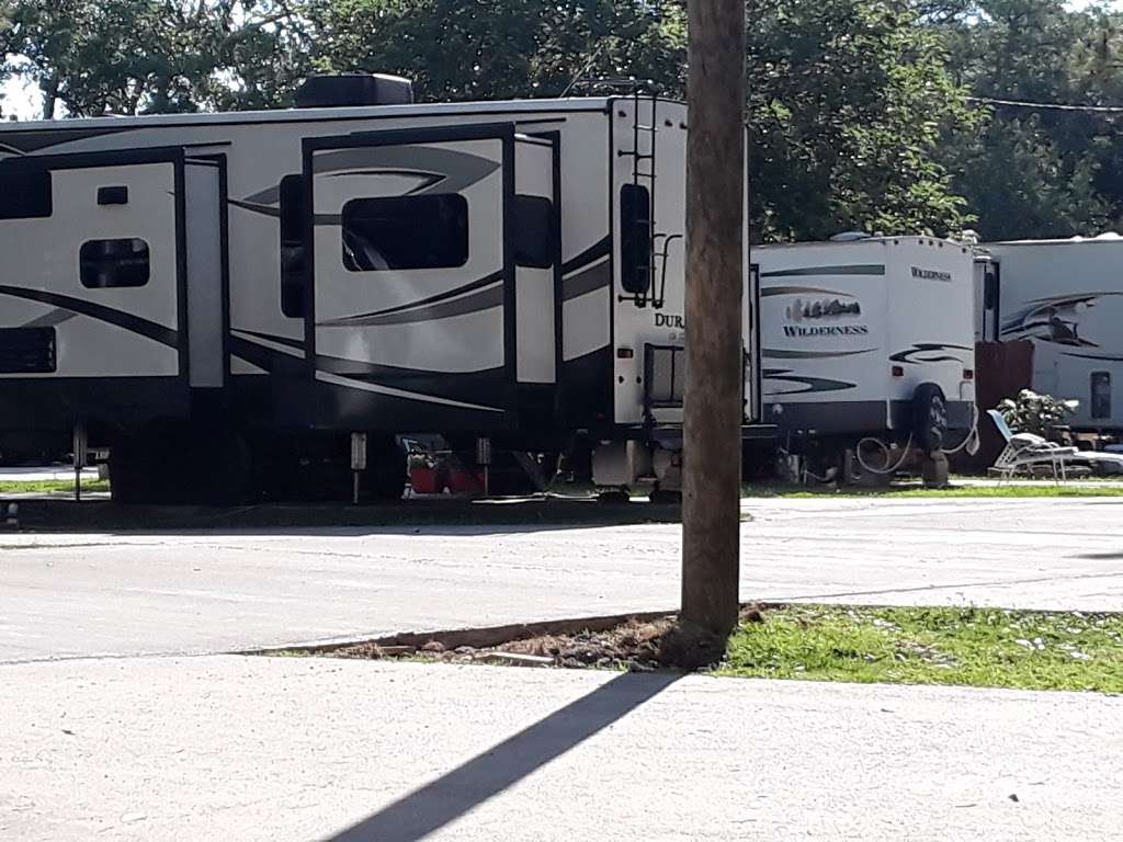 Kemah RV Resort | 675 Miles Rd, Bacliff, TX 77518, USA | Phone: (281) 559-2362