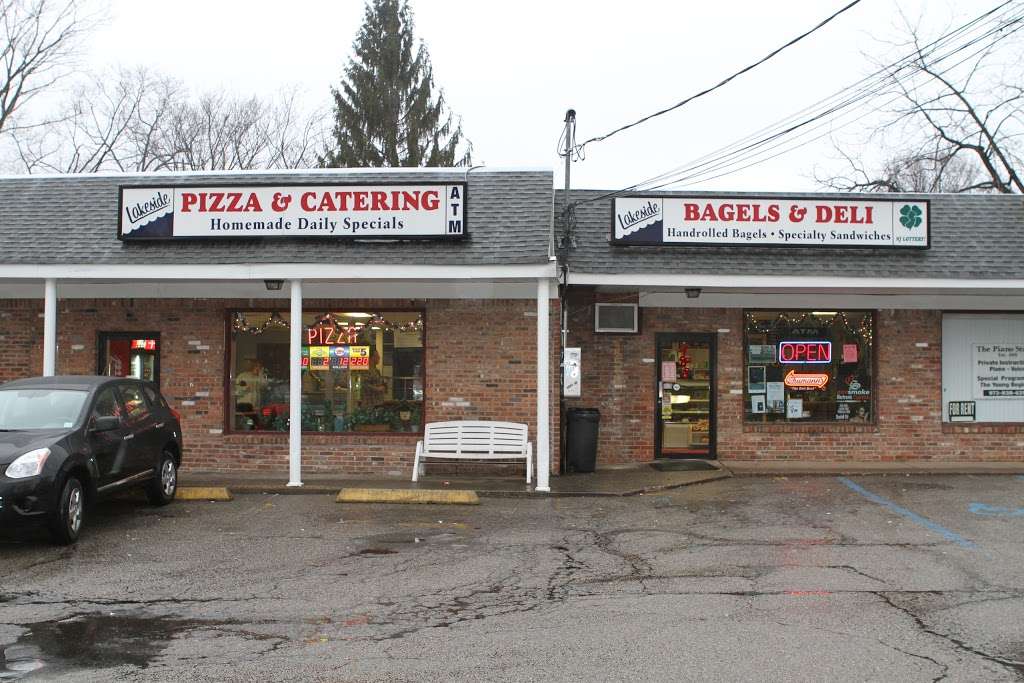 Lakeside Bagels Deli & Pizza | 104 Boonton Ave, Kinnelon, NJ 07405, USA | Phone: (973) 838-3333