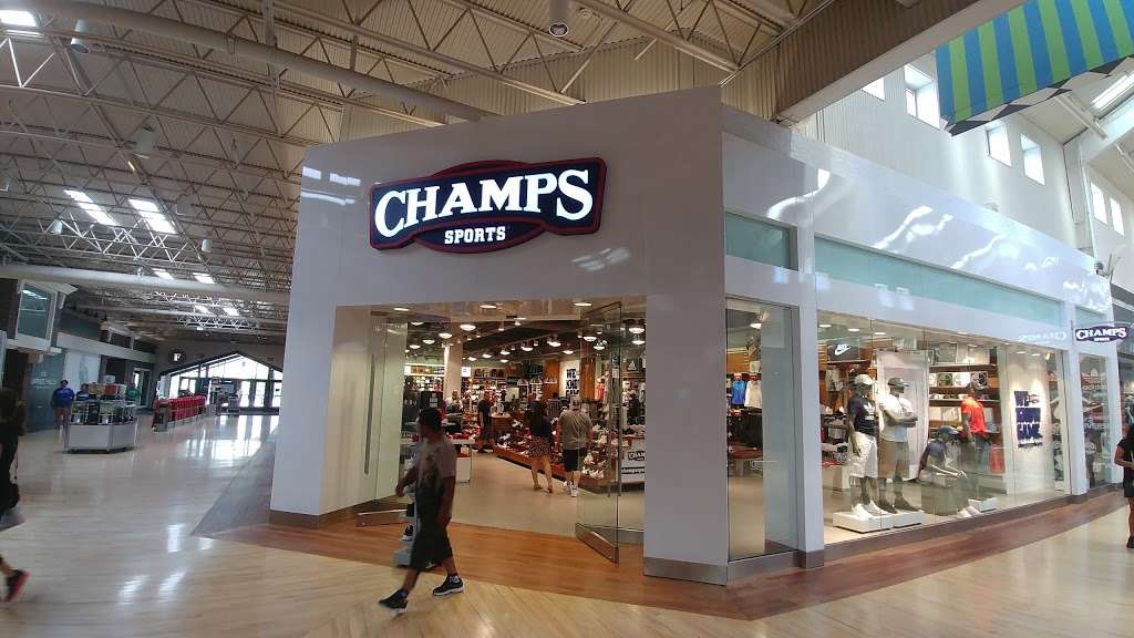 Champs Sports | 6170 Grand Ave Suite 643, Gurnee, IL 60031, USA | Phone: (847) 855-0273