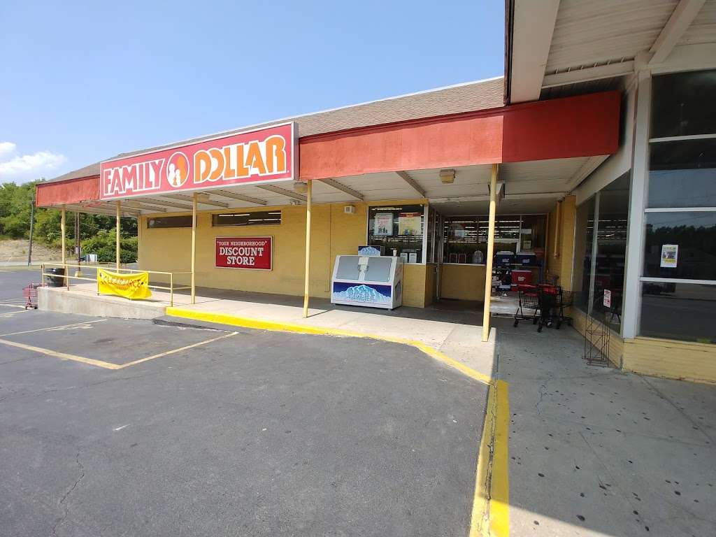 Family Dollar | 1274 Merriam Ln, Kansas City, KS 66103, USA | Phone: (913) 722-0805