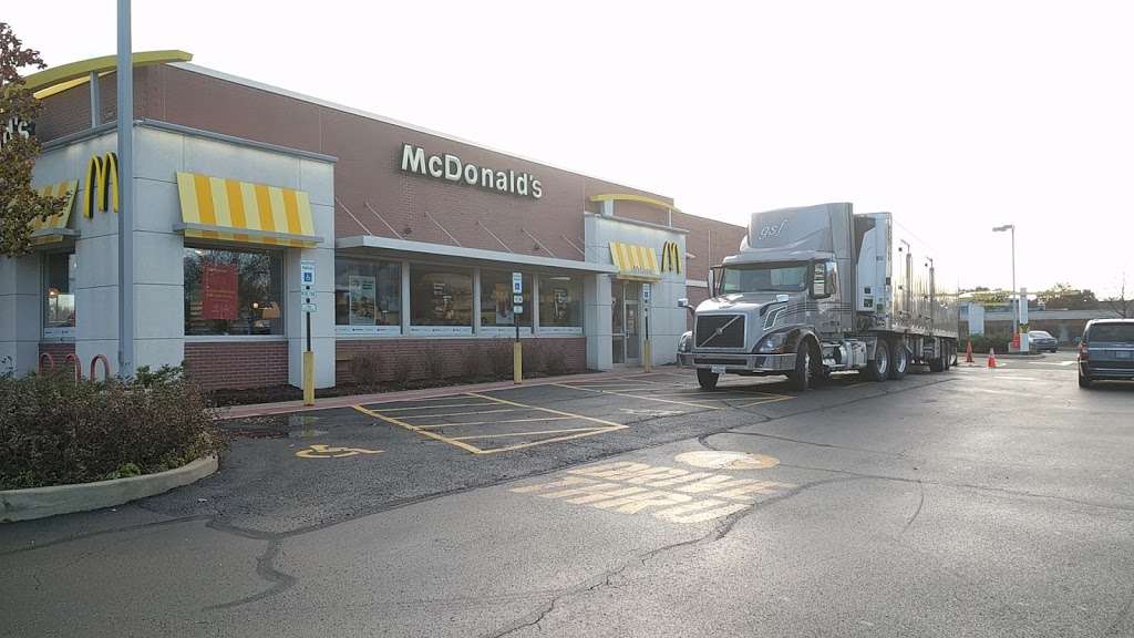 McDonalds | 339A Douglas Rd, Oswego, IL 60543, USA | Phone: (630) 892-5160