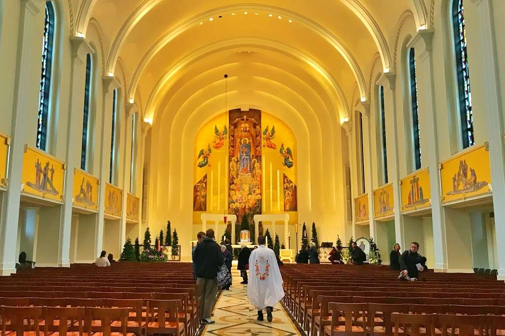 Madonna Della Strada Chapel, Loyola University | 6453 N Kenmore Ave, Chicago, IL 60660, USA | Phone: (773) 508-8045