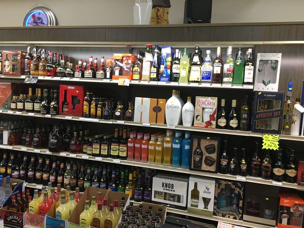 Broadway Liquors | 804 Broadway, Chesterton, IN 46304, USA | Phone: (219) 926-4073