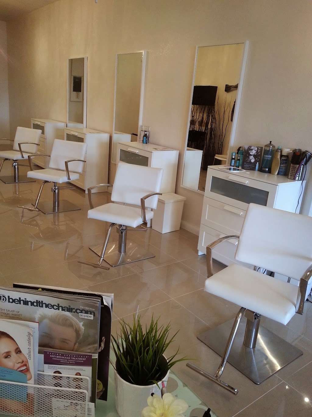 Express Blow Studio | 920 International Pkwy #1040, Lake Mary, FL 32746, USA | Phone: (407) 734-3446