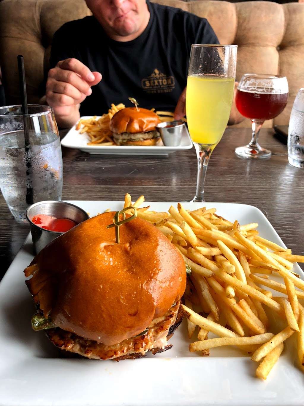 HQ Gastropub | 155 5th St Suite F-183, Huntington Beach, CA 92648 | Phone: (714) 369-2155