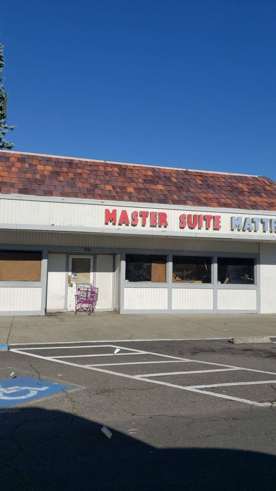 Master Suite | 541 Peabody Rd, Vacaville, CA 95687, USA | Phone: (707) 446-0500