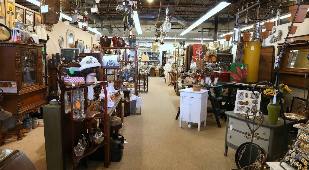 Homewood Antiques | 930 Oxmoor Rd, Homewood, AL 35209, USA | Phone: (205) 414-9945